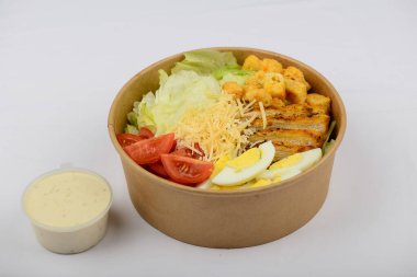 Soslu tavuk budu kasesi.