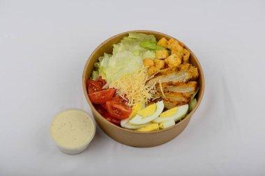 Soslu tavuk budu kasesi.