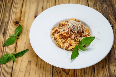 Peynirli bolonez makarnası..