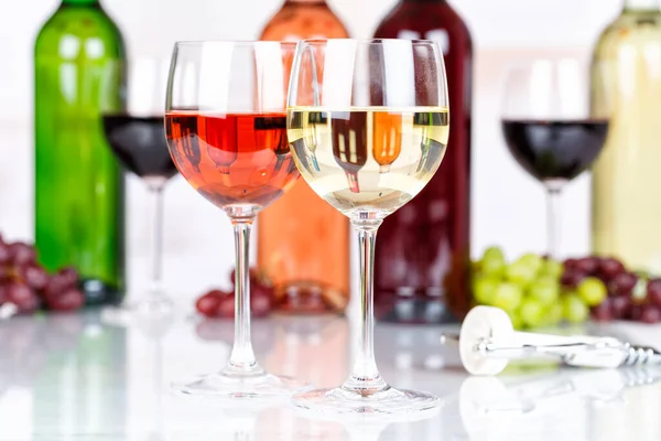 White Wine Glass Alcohol Drink Grapes Beverage — Stock Photo, Image