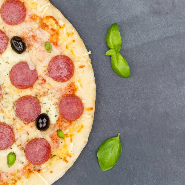 Pizza Pepperoni Salami Copyspace Copy Space Square Close Slate Squared —  Fotos de Stock