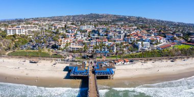San Clemente California 'nın havadan görünüşü, rıhtım ve sahil manzaralı Amerika Birleşik Devletleri seyahati.