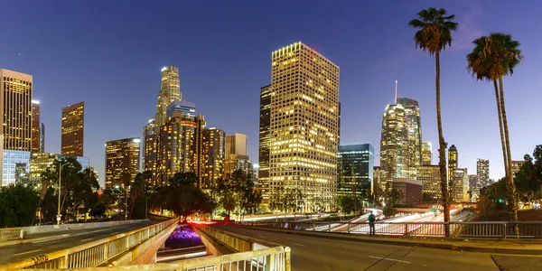 Downtown Los Angeles Skyline Cityscape Med Skyskrabere Tusmørke Panorama Rejse - Stock-foto