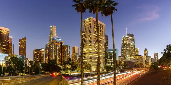 Downtown Los Angeles Skyline Cityscape Med Skyskrabere Tusmørke Panorama Rejse - Stock-foto