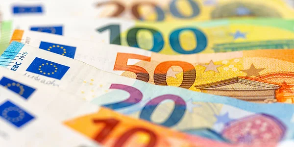 Eurobankbiljetten Factuur Geld Besparen Achtergrond Betalen Financiën Panorama Bankbiljetten Bankbiljet — Stockfoto
