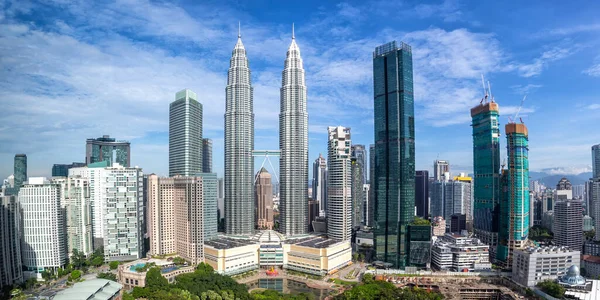 Petronas Twin Towers Felhőkarcolók Klcc Városkép Mérföldkő Panoráma Kuala Lumpur — Stock Fotó