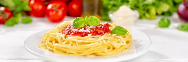 Pasto Spaghetti Dall Italia Mangiare Pasta Pranzo Con Salsa Pomodoro — Foto Stock