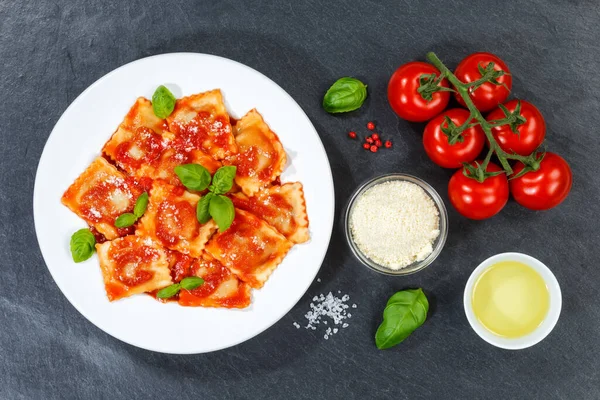 Ravioli Pasta Måltid Från Italien Lunch Skålen Äta Med Tomatsås — Stockfoto
