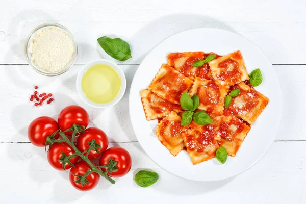 Паста Равиоли Италии Обед Блюдо Томатным Соусом Вид Сверху Тарелку — стоковое фото
