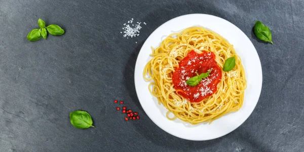 Spaghetti Måltid Från Italien Pasta Äta Lunch Med Tomatsås Uppifrån — Stockfoto