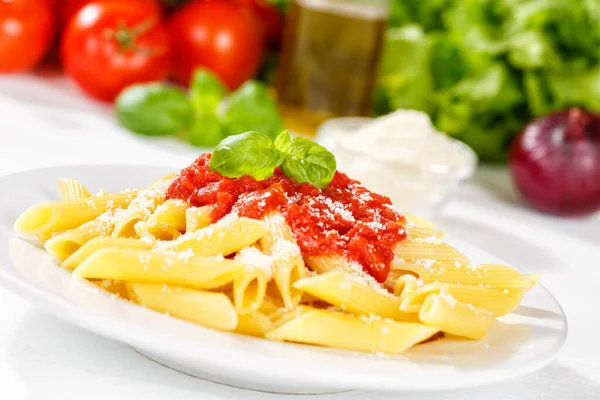 Penne Rigatoni Rigate Pasta Essen Aus Italien Mittagessen Mit Tomatensauce — Stockfoto
