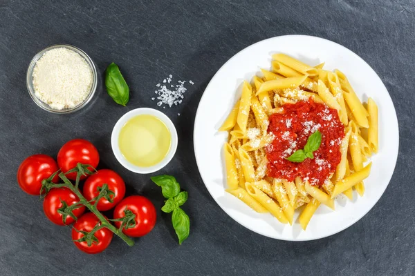 Penne Rigatoni Rigate Pasta Італії Їдять Обід Томатним Соусом Тарілці — стокове фото