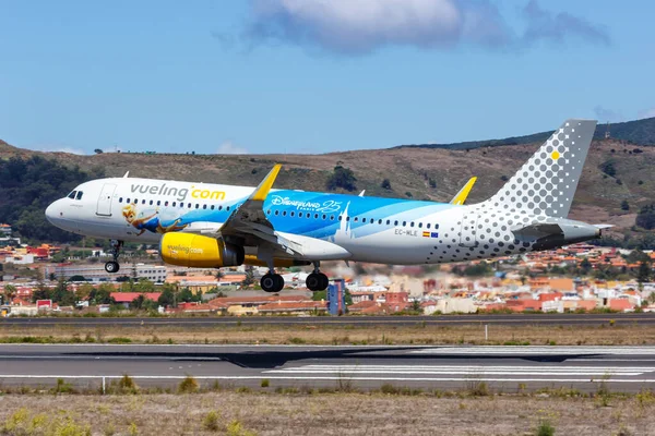 Tenerife Spain September 2022 Vueling Airbus A320 Airplane Years Disneyland — Stock Photo, Image
