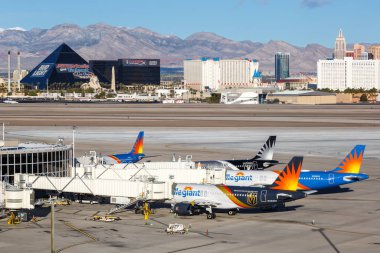 Las Vegas, ABD - 9 Kasım 2022 Allegiant Air Airbus A320 uçakları Las Vegas havaalanında (LAS).