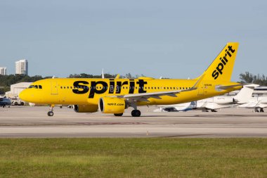 Fort Lauderdale, ABD 14 Kasım 2022 Spirit Airbus A320neo uçağı Fort Lauderdale havaalanında (FLL).