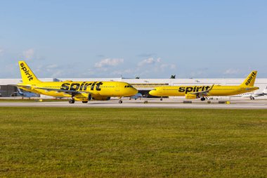 Fort Lauderdale, ABD 14 Kasım 2022 Spirit Airbus uçakları Fort Lauderdale havaalanında (FLL).