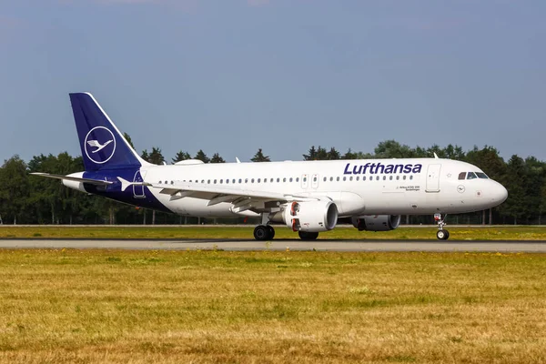 Hamburg Niemcy Sierpnia 2022 Lufthansa Airbus A320 Lotnisku Hamburgu Ham — Zdjęcie stockowe