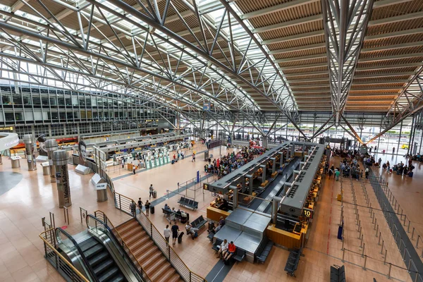 Hamburgo Alemania Agosto 2022 Airport Terminal Hamburgo Alemania — Foto de Stock