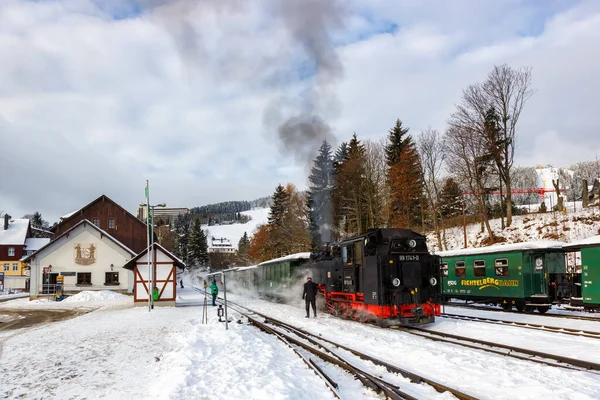 Oberwiesenthal Tyskland December 2022 Fichtelbergbahn Ånglokomotiv Vintern Oberwiesenthal Tyskland — Stockfoto
