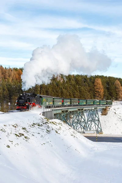 Oberwiesenthal Γερμανία Δεκεμβρίου 2022 Σιδηροδρομική Ατμομηχανή Fichtelbergbahn Γέφυρα Μορφή Πορτραίτου — Φωτογραφία Αρχείου