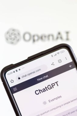 Stuttgart, Almanya - 14 Nisan 2023 ChatGPT Yapay Zeka AI Chat GPT OpenAI logo portresi formatıyla Stuttgart, Almanya.
