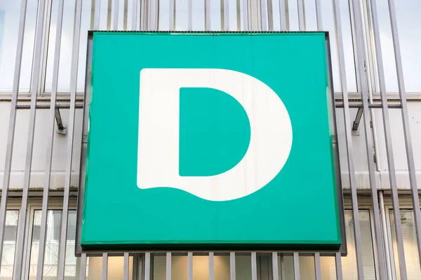 Stuttgart Duitsland April 2023 Merkenwinkel Deichmann Met Logo Stuttgart Duitsland — Stockfoto