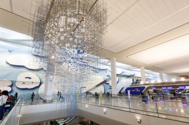 New York, ABD - 1 Mayıs 2023: ABD 'deki New York LaGuardia Havaalanı B Terminali (LGA).