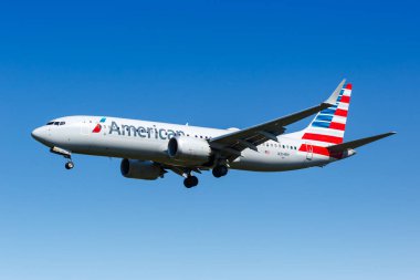 New York, ABD - 1 Mayıs 2023: Amerikan Havayolları Boeing 737-8 MAX uçağı New York JFK Havaalanı, ABD.