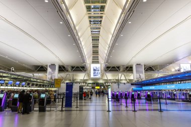 New York, ABD - 29 Nisan 2023: ABD 'deki New York JFK Havaalanı Terminal 4.