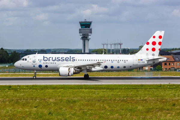 Brussel Mei 2022 Brussels Airlines Airbus A320 Vliegtuig Brussels Airport Rechtenvrije Stockfoto's