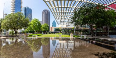 Dallas Sahne Sanatları Merkezi Panorama binası Teksas, ABD 'de seyahat ediyor.