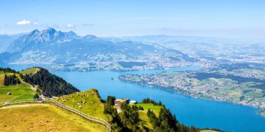 İsviçre Alpleri, Lucerne Gölü ve Pilatus Dağları 'ndan İsviçre' de Rigi Dağı manzarası
