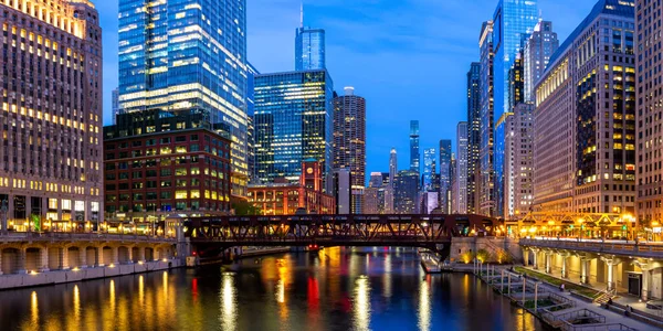 Chicago City Gökdeleni Chicago Nehri Köprüsü Panoraması Nda Amerika Birleşik — Stok fotoğraf