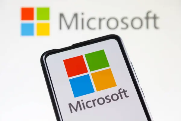 Stuttgart Juli 2023 Microsoft Logo Des Softwareunternehmens Auf Einem Handy lizenzfreie Stockbilder