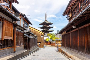 Yasaka Pagoda ve Hokan-ji Tapınağı ile birlikte Japonya 'nın tarihi eski Kyoto kasabası.