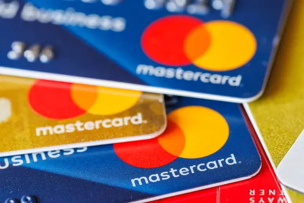 Stuttgart Alemania Mayo 2024 Tarjetas Crédito Mastercard Para Pagar Como Imagen De Stock