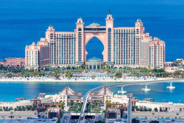 Dubai Palm Jumeirah ve Atlantis Hotel suni adası Birleşik Arap Emirlikleri 'nin yukarısından.