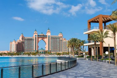 Yapay adadaki Dubai Atlantis Oteli Birleşik Arap Emirliklerinde Palm Jumeirah lüks tatili