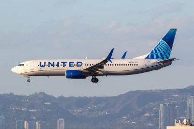 Los Angeles, ABD - 2 Kasım 2022: Birleşik Havayolları Boeing 737-800 uçağı Los Angeles Uluslararası Havalimanı 'nda (LAX).