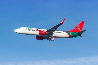 Münih, Almanya - 6 Şubat 2024: AlbaStar Boeing 737-800 uçağı Münih Havalimanı 'nda (MUC).
