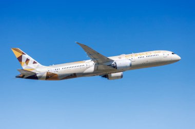 Frankfurt, Almanya - 14 Mayıs 2024: Etihad Boeing 787-9 Dreamliner uçağı Frankfurt Havaalanı 'nda (FRA).