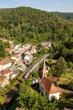 Bölgesel tren tipi Stadler Flirt tren yolu Almanya, Frankenstein 'da DB Regio demiryolu portresi formatında işletiliyor.
