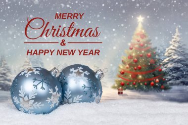 Mutlu Noeller, balolarla, takılarla, ağaçlarla ve kar yağan kış süslemeleriyle selamlar.