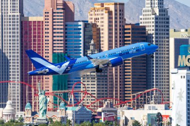 Las Vegas, ABD - 14 Ekim 2024: Breeze Airways Airbus A220-300, ABD Las Vegas Havaalanı.