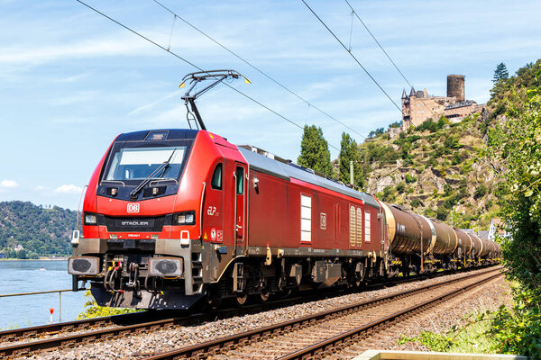 Санта-Клаус, Германия - 6 августа 2024 года: поезд Deutsche Boerse Cargo в Санта-Клаусе, Германия.