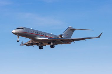 Los Angeles, ABD - 10 Ekim 2024: VistaJet Bombardier Global 5000 uçağı Los Angeles Uluslararası Havaalanı, ABD.