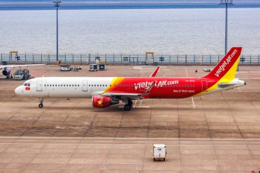 Macau, Çin - 5 Nisan 2024: Vietnam Jet Air Airbus A321 Çin 'deki Macau Havaalanı' nda.