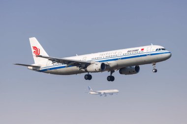 Şangay, Çin - 10 Nisan 2024: Air China Airbus A321 Çin 'deki Şangay Pudong Havaalanı' nda..