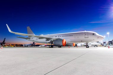 Stuttgart, Almanya - 30 Kasım 2024: DC Aviation Airbus A320neo ACJ uçağı Almanya 'daki Stuttgart Havaalanında.