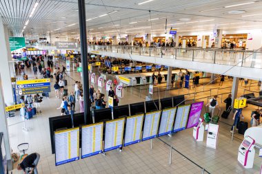Amsterdam, Hollanda - 1 Temmuz 2024: Schiphol Uluslararası Havalimanı Amsterdam, Hollanda.